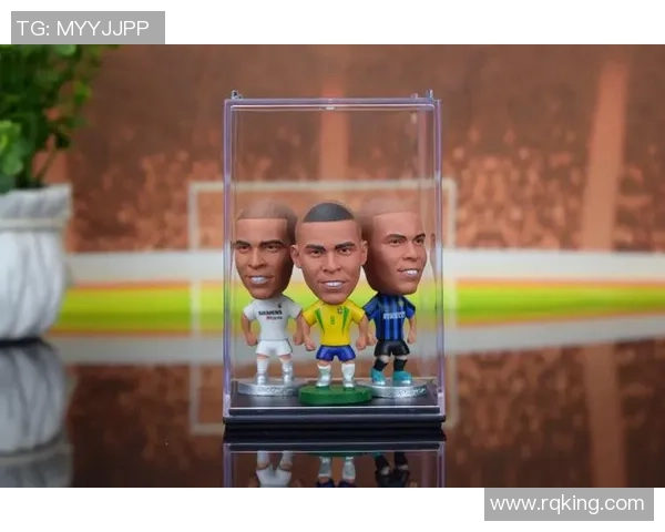 足球明星手办摆饰品的魅力与收藏价值探讨